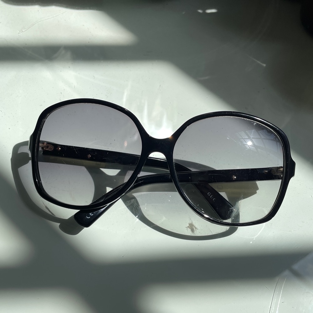 Black Gucci sunglasses